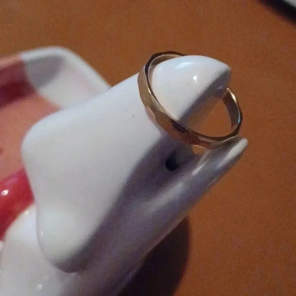 💙🌹New yellow tone wedding band - Picture 6 of 10